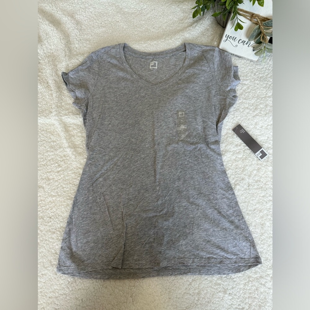 Women’s lightweight heather grey tee Size Medium